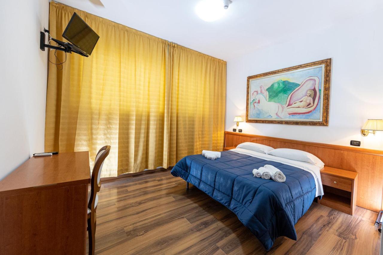Hotel Pompeii Ruins Torre Annunziata Bagian luar foto
